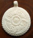 WINDALF Wikinger Anhänger BALDUR 3.7 cm Viking Sun Knochen - Windalf.de