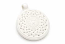 WINDALF Schmuck Anh&auml;nger VIKA 3.6 cm Wikingerschild Schutzanh&auml;nger aus Knochen - Windalf.de
