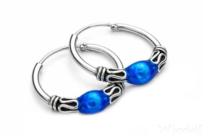 WINDALF Vintage Damen Creolen KILA &Oslash; 14 mm Bohemia Ohrschmuck mit blauer Kugel Handarbeit Silber - Windalf.de