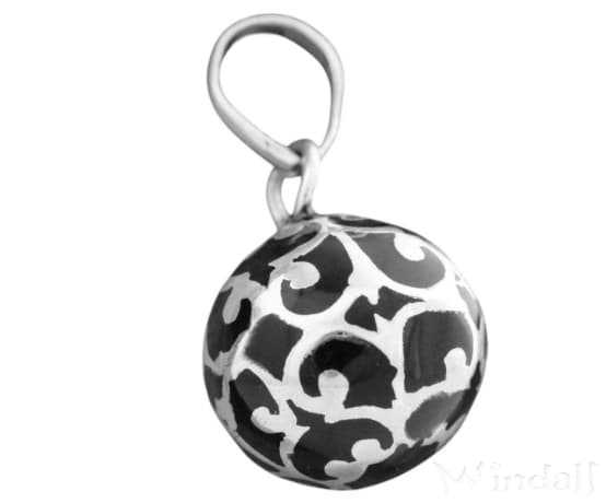 WINDALF Schmuck Anhänger TIANA Ø 1.2 cm Dunkle Klangkugel Zarte Ornamente Gothic SchmuckSilber WINDALF Schmuck Anhänger TIANA Ø 1.2 cm Dunkle Klangkugel Zarte Ornamente Gothic SchmuckSilber - Windalf.de