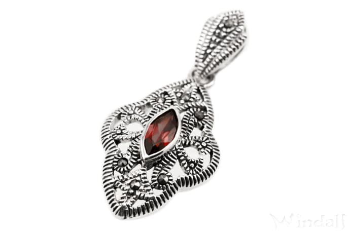 WINDALF Schmuck Anhänger FELIZIA 3.7 cm Mittelalter-Ornamente Roter Kristall Silber - Windalf.de
