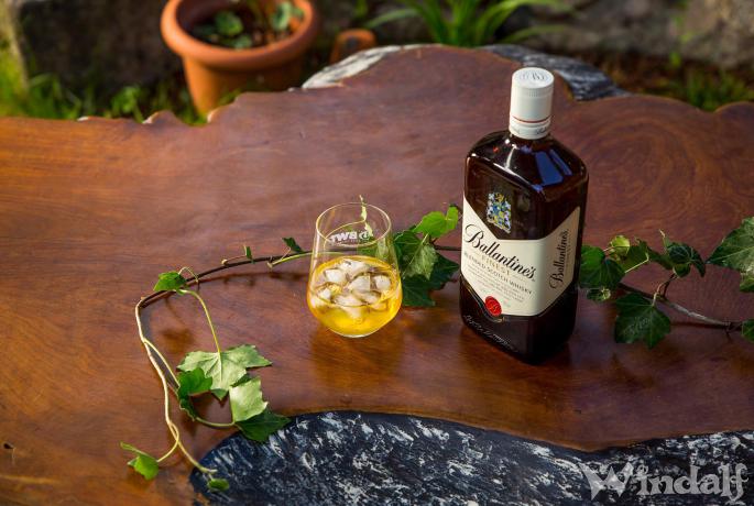 XXL Schwarzer Couchtisch ~ WHISKEY ~ 129 cm -Vintage Wohnzimmertisch